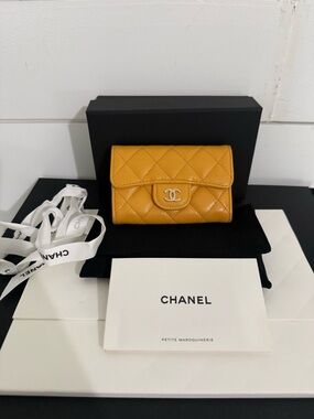 Authentic Chanel cardholder